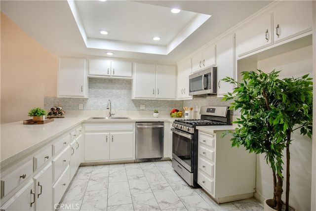 2528 N Tustin D, Santa Ana, CA 92705
