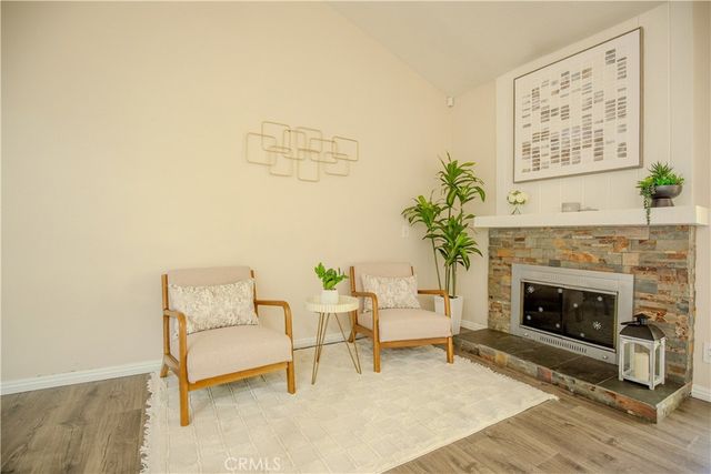 2528 N Tustin D, Santa Ana, CA 92705