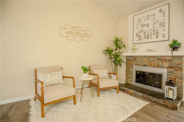 2528 N Tustin D, Santa Ana, CA 92705