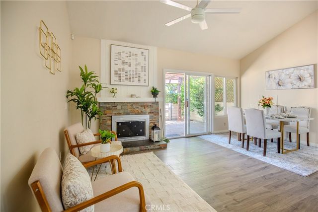 2528 N Tustin D, Santa Ana, CA 92705