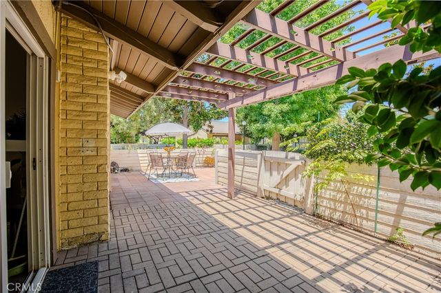 2528 N Tustin D, Santa Ana, CA 92705