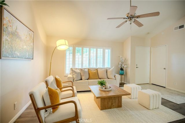 2528 N Tustin D, Santa Ana, CA 92705