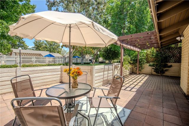 2528 N Tustin D, Santa Ana, CA 92705
