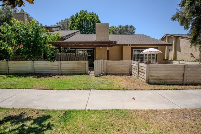 2528 N Tustin D, Santa Ana, CA 92705