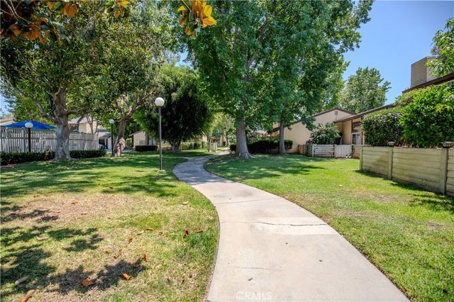 2528 N Tustin D, Santa Ana, CA 92705
