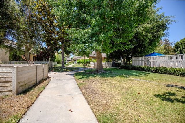 2528 N Tustin D, Santa Ana, CA 92705
