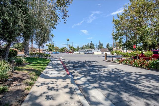 2528 N Tustin D, Santa Ana, CA 92705