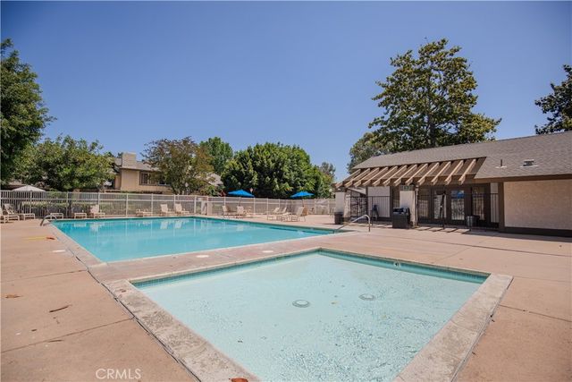 2528 N Tustin D, Santa Ana, CA 92705