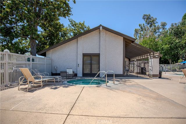 2528 N Tustin D, Santa Ana, CA 92705