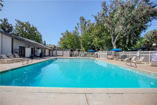 2528 N Tustin D, Santa Ana, CA 92705