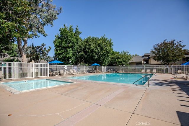 2528 N Tustin D, Santa Ana, CA 92705