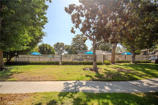 2528 N Tustin D, Santa Ana, CA 92705