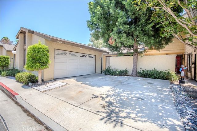 2528 N Tustin D, Santa Ana, CA 92705