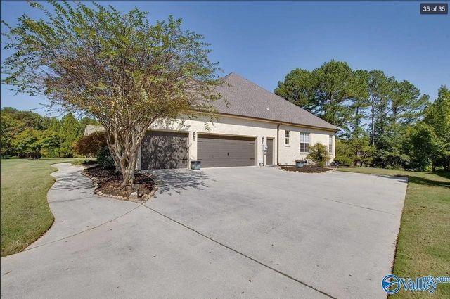 7103 Pinyon Pine Lane SE, Owens Cross Roads, AL 35763