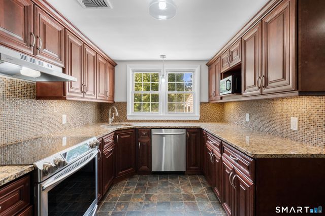 282 Tunxis Road, West Hartford, CT 06107