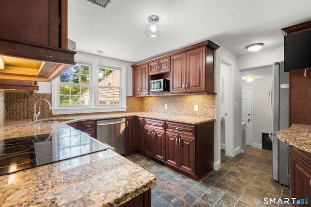 282 Tunxis Road, West Hartford, CT 06107