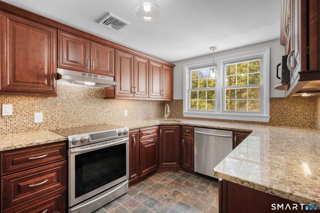 282 Tunxis Road, West Hartford, CT 06107
