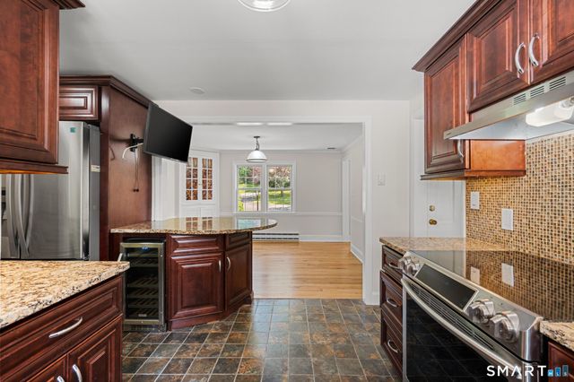 282 Tunxis Road, West Hartford, CT 06107