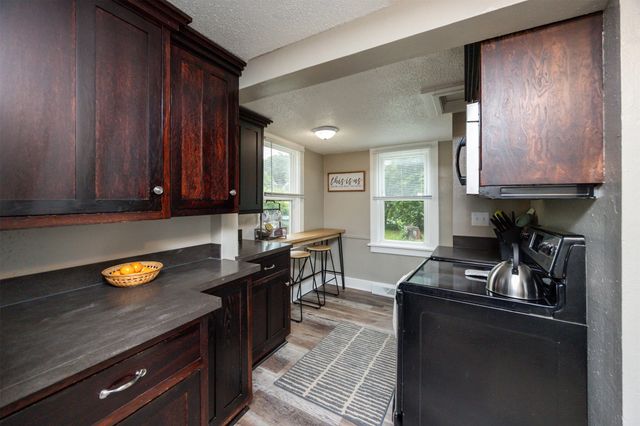 951 28th Street, Des Moines, IA 50312