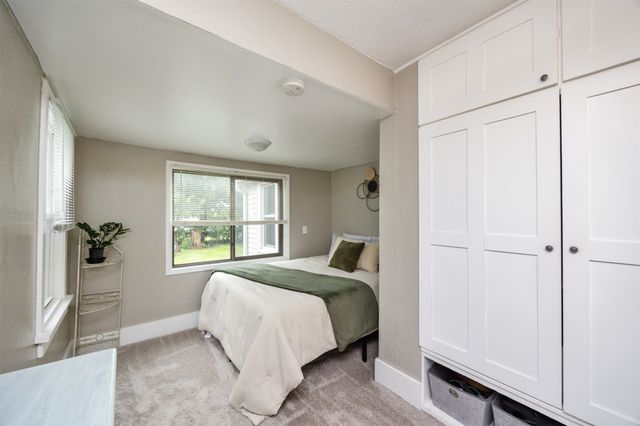 951 28th Street, Des Moines, IA 50312