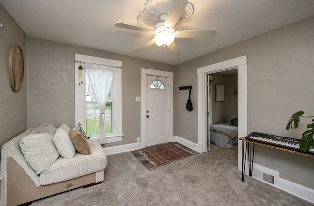 951 28th Street, Des Moines, IA 50312