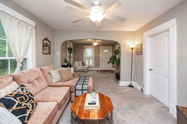 951 28th Street, Des Moines, IA 50312