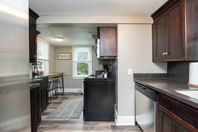 951 28th Street, Des Moines, IA 50312