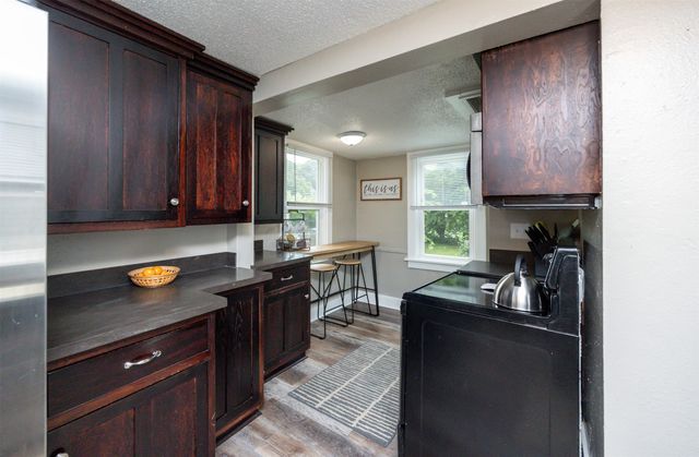 951 28th Street, Des Moines, IA 50312