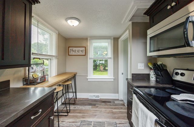 951 28th Street, Des Moines, IA 50312