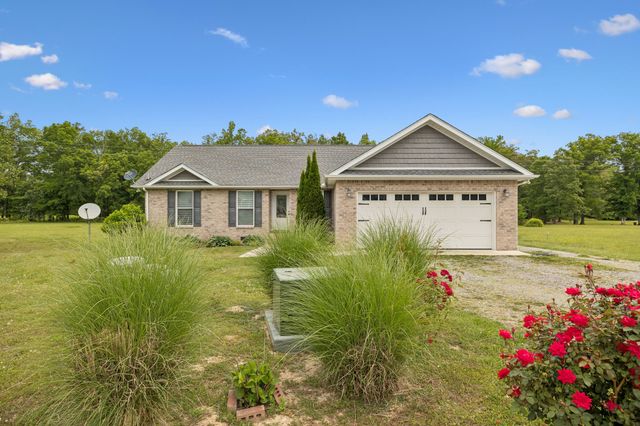 540 Green Meadow Dr, Smithville, TN 37166