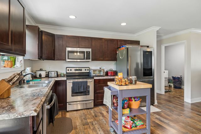 540 Green Meadow Dr, Smithville, TN 37166