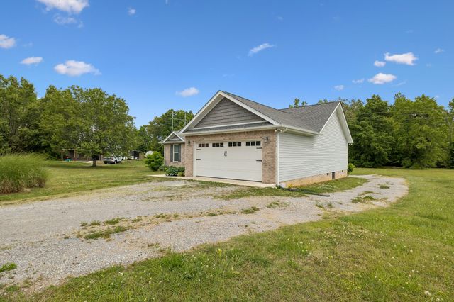 540 Green Meadow Dr, Smithville, TN 37166
