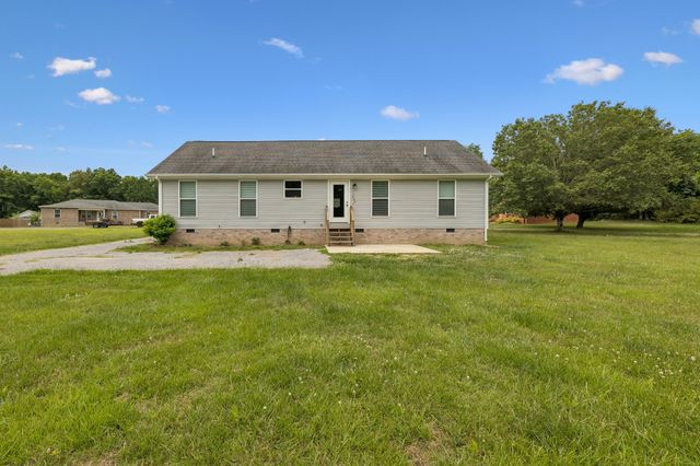 540 Green Meadow Dr, Smithville, TN 37166