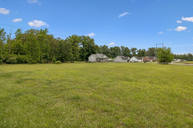 540 Green Meadow Dr, Smithville, TN 37166