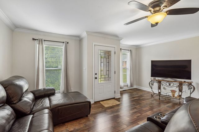 540 Green Meadow Dr, Smithville, TN 37166