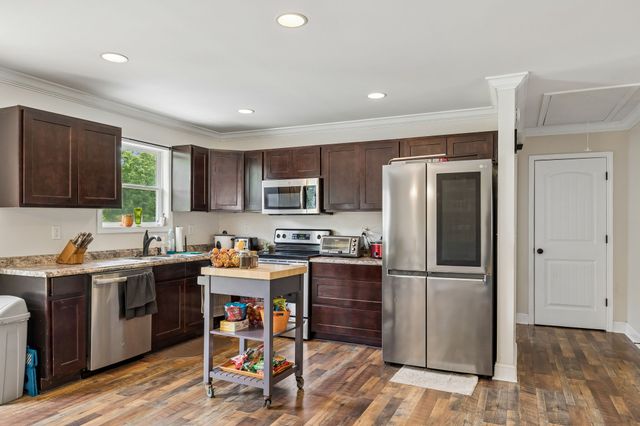 540 Green Meadow Dr, Smithville, TN 37166