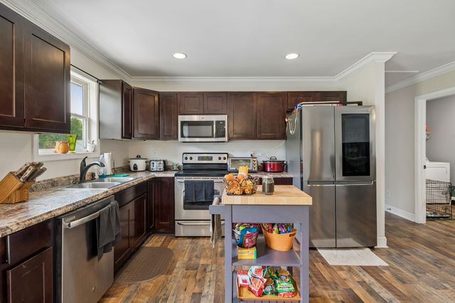 540 Green Meadow Dr, Smithville, TN 37166