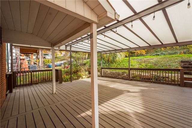 16 Hodgson Ave, Ingram, PA 15205