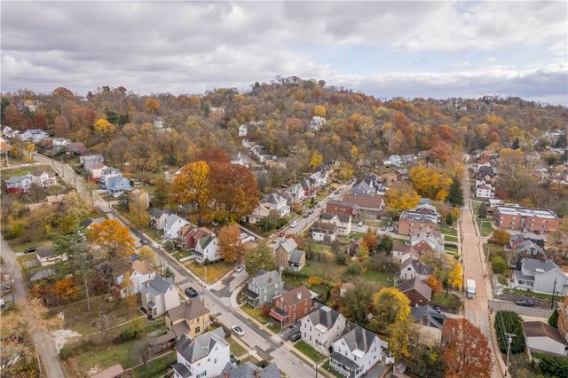 16 Hodgson Ave, Ingram, PA 15205