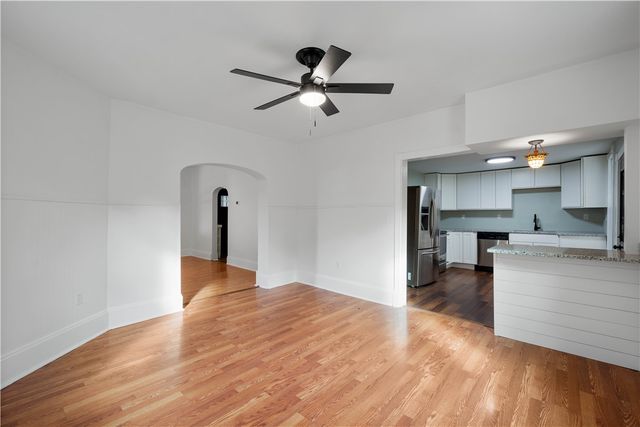 16 Hodgson Ave, Ingram, PA 15205