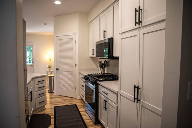 2052 Liberty Heights, Ann Arbor, MI 48103