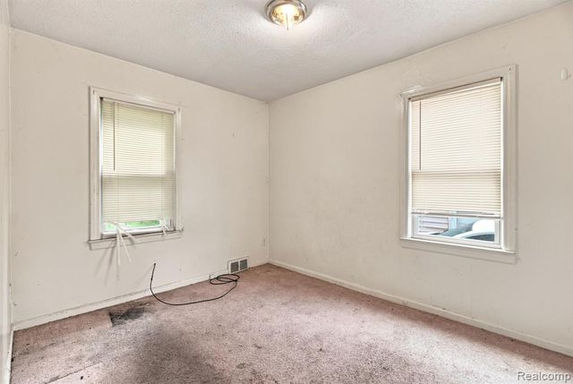 8220 Robson Street, Detroit, MI 48228
