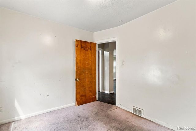 8220 Robson Street, Detroit, MI 48228
