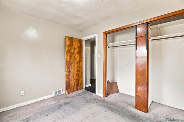 8220 Robson Street, Detroit, MI 48228