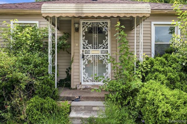 8220 Robson Street, Detroit, MI 48228