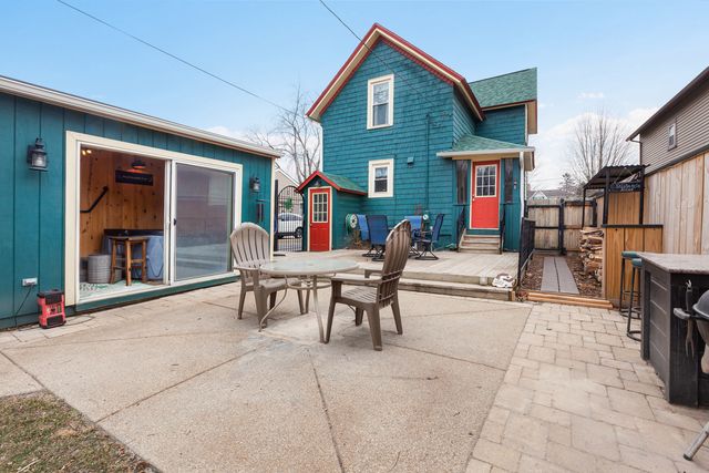 400 Marguerite Street, Elgin, IL 60123