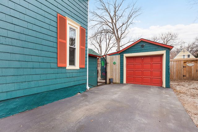 400 Marguerite Street, Elgin, IL 60123