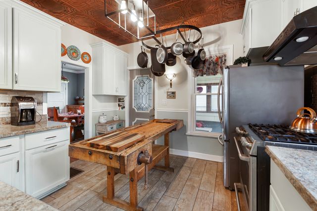 400 Marguerite Street, Elgin, IL 60123