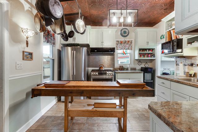 400 Marguerite Street, Elgin, IL 60123