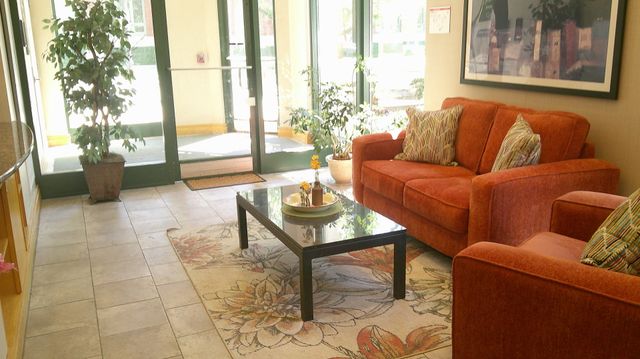 125 N Euclid Avenue 402, Oak Park, IL 60301